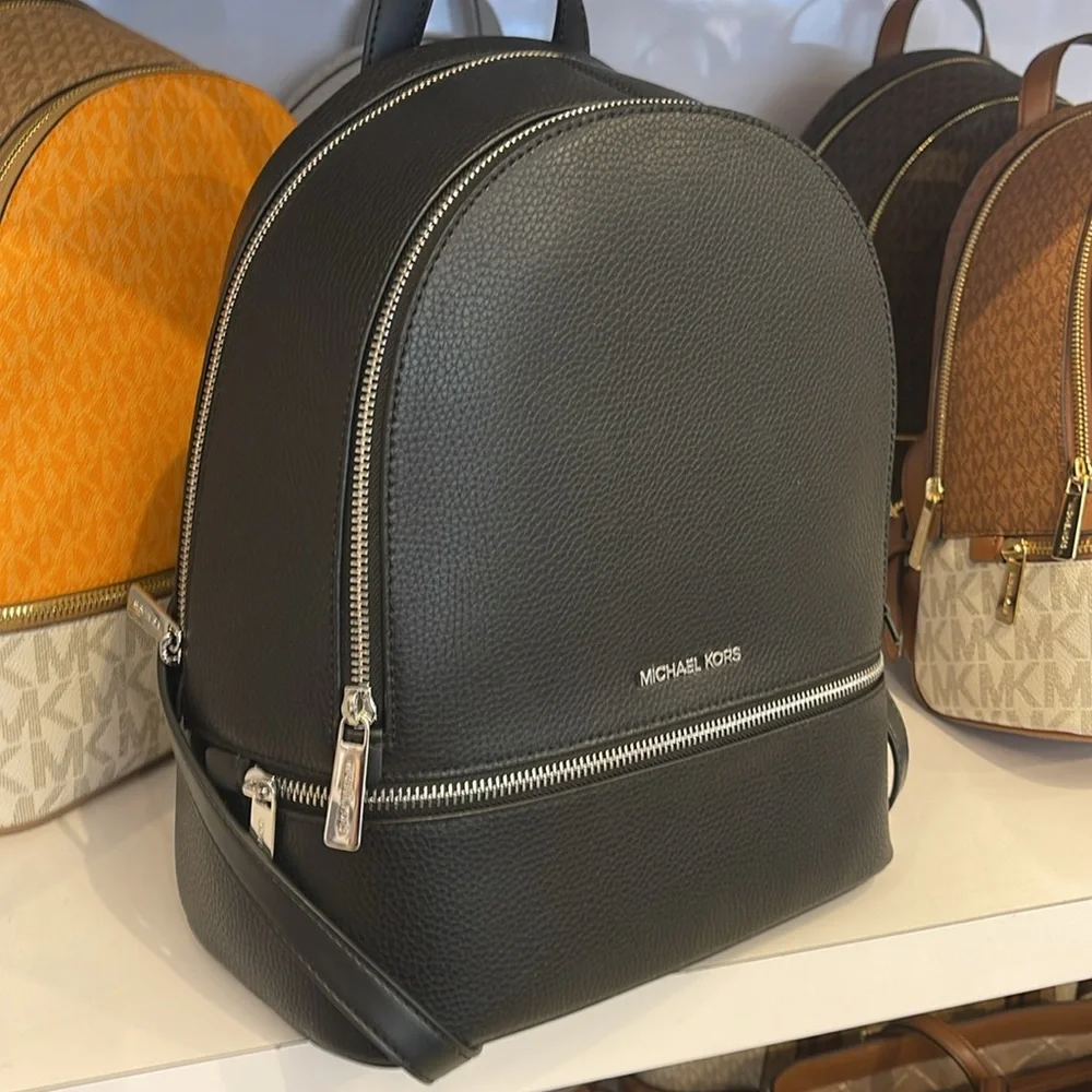 MICHAEL KORS Rhea Medium Pebbled Leather Zip Backpack
BLACK
NWT MK - Picture 2 of 16